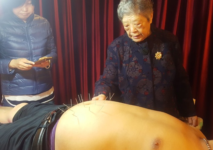 金伯华教授针灸减肥.jpg